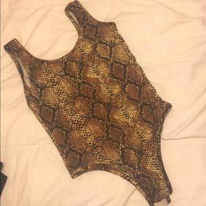 Snake print body suit 🐍